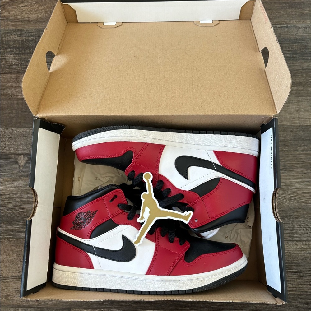 Air Jordan 1 Mid